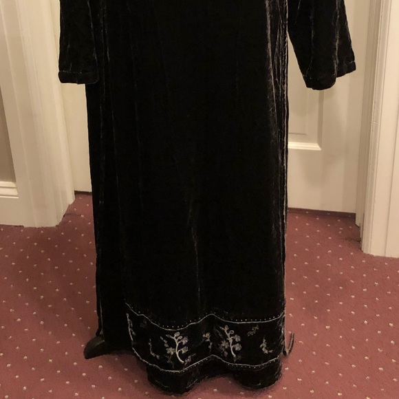 J. Jill Velvet Embroidered Dress - Picture 4 of 8